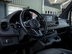 Mercedes-Benz-Sprinter-2